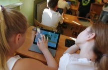 6. -uczniowie w klasie podczas pracy