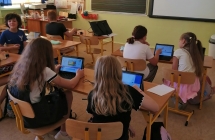 2.- uczniowie podczas pracy w klasie