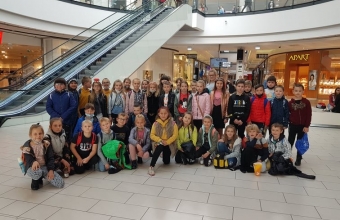 Uczniowie klas 3 w Galerii Amber