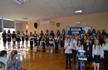 Wystep uczniow z okazji 11 listopada