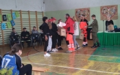 wreczanie nagrod uczestnikom konkursu