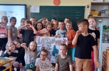klasa Ib prezentuj¦uca plakat o Nowym Jorku