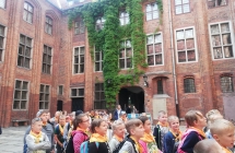 uczniowie klas 2 zwiedzaja Torun (1)