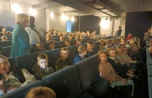 Trzeciaki_na_widowni_Teatru_Muzycznego_w_Poznaniu[1]