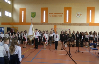 Akcja Szkola do hymnu