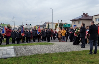 poczet pod pomnikiem
