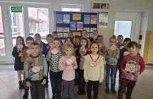 2.Uczniowie podczas Swiatowego Dnia rzucania Palenia