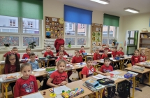 8. Uczniowie podczas dnia kolorow