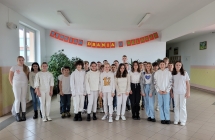 13. Uczniowie podczas dnia kolorow