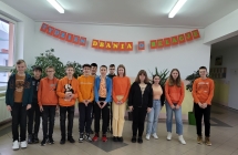10.Uczniowie podczas dnia kolorow