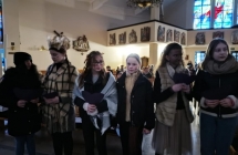 Uczestnicy Misyjnej Drogi Krzyzowej (14)