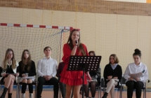 Uczniowie podczas apelu  (7)