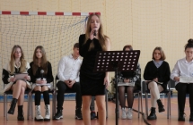 Uczniowie podczas apelu  (4)