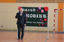 Uroczysty apel z okazji Dnia Kobiet (2)