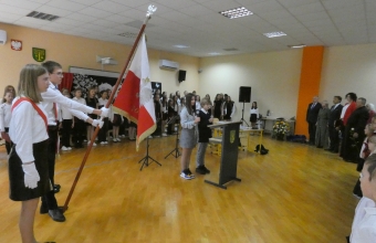 Uroczysty apel z okazji DEN (1)