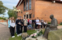 Wyjscie pod pomnik Jana Pawla II - klasa 7a