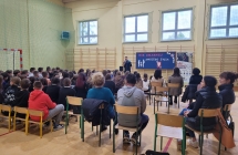 1.Uczniowie sp Malanow, Milaczew, Dziadowice  podczas spotkania profilaktycznego Nie zmarnuj swojego zycia.
