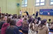 5.Uczniowie sp Malanow, Milaczew, Dziadowice  podczas spotkania profilaktycznego Nie zmarnuj swojego zycia.