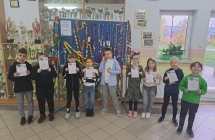Uczestnicy konkursu z dyplomami (4)