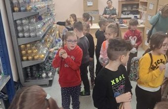 Ogladanie i kupowanie pamiatek.  (3)