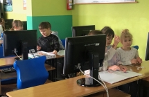 Uczniowie podczas kodowania (7)