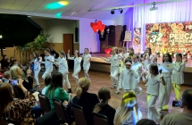 taniec grupy disco max
