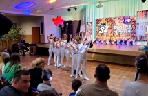 taniec grupy mlodszej Disco Max