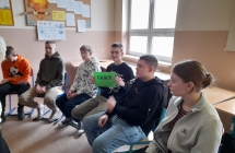 1.Uczniowie klasy 8 podczas lekcji otwartej.