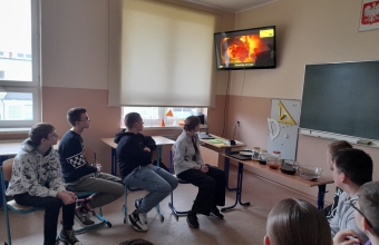 3.Uczniowie klasy 8 podczas lekcji otwartej.