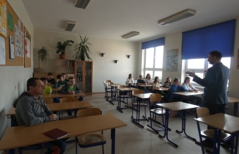 Uczniowie podczas warsztatow