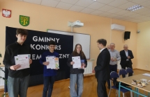 Wreczenie nagrod przez Wojta Gminy Malanow (2)