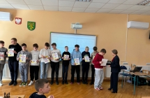 Uczestnicy z dyplomami  (3)