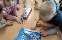 pierwszaki-odkrywaja-ukryte-szczatki-dinozaurow