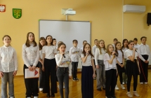 Uczniowie podczas apelu z okazji Dnia Zdrowia (6)