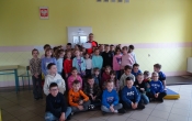 Pierwszaki podczas pokazu I pomocy (11)