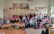 Uczniowie klasy 1 wraz z 6-latkami w klasie