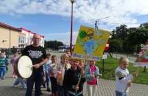 Uczniowie podczas heppeningu (2)