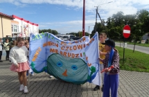 Uczniowie podczas heppeningu (3)