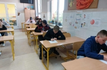 uczniowie podczas konkursu