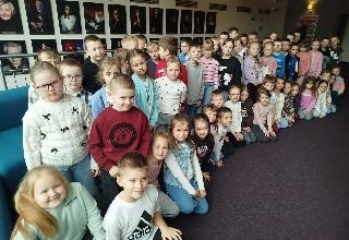 uczniowie klas 1 na wycieczce w teatrze w Kaliszu (2)