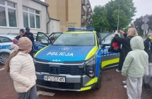 Klasa IIa poznaje wyposazenie radiowozu
