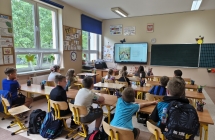 Uczniowie w klasie 2 podczas lekcji o bezpieczenstwie