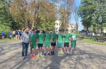 starsi chlopcy